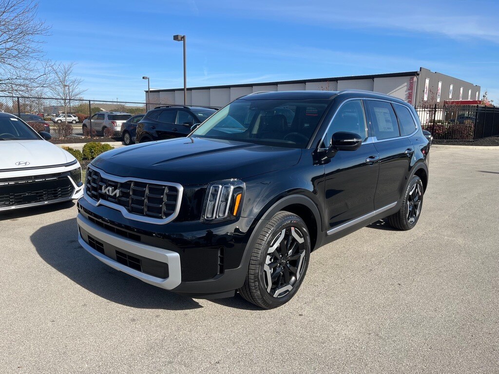 2025 Kia Telluride S photo 3