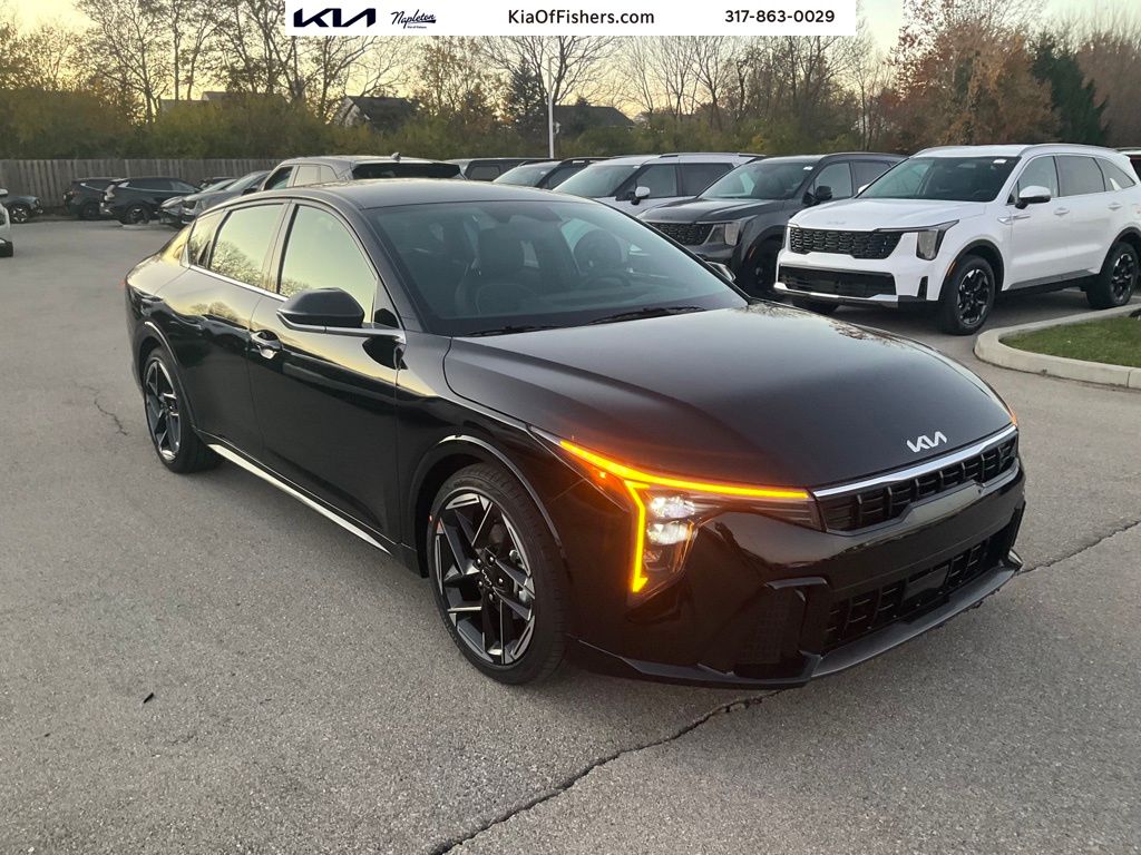 2025 Kia K4 GT-Line's photo