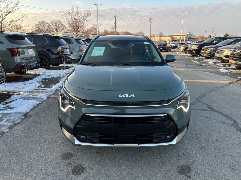 Used 2023 Kia Niro SX Touring SUV