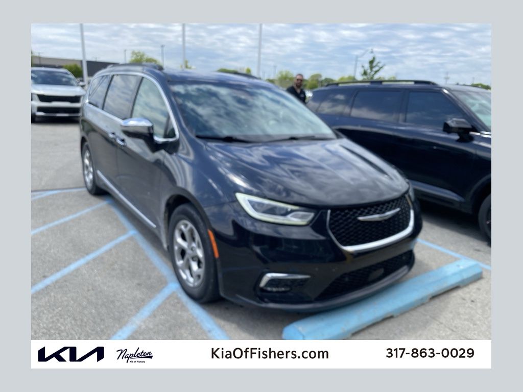 2022 Chrysler Pacifica Limited's photo