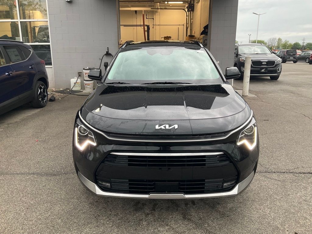 New 2025 Kia Niro EX Touring SUV