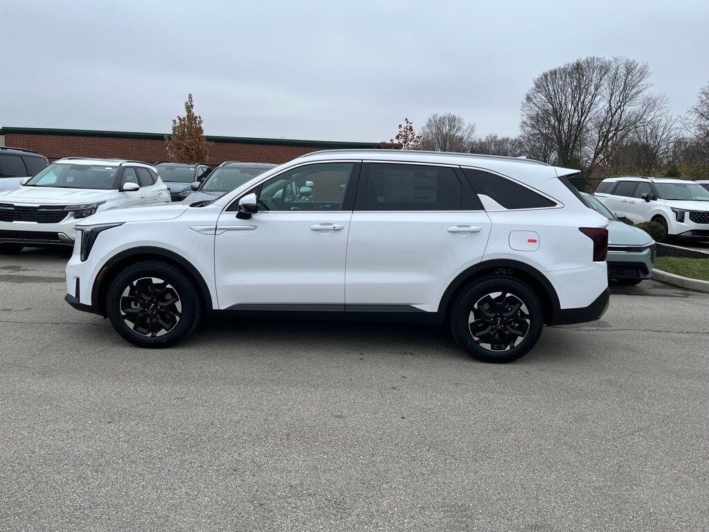 2026 Kia Sorento S photo 4