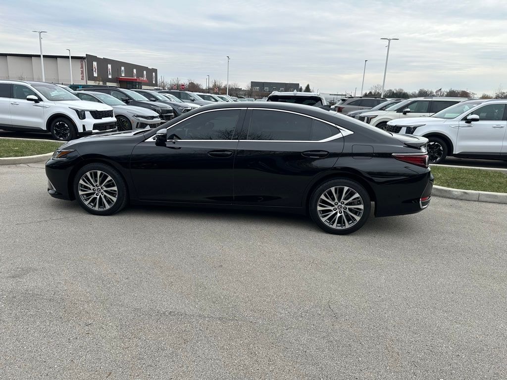 Used 2021 Lexus ES 250 Sedan