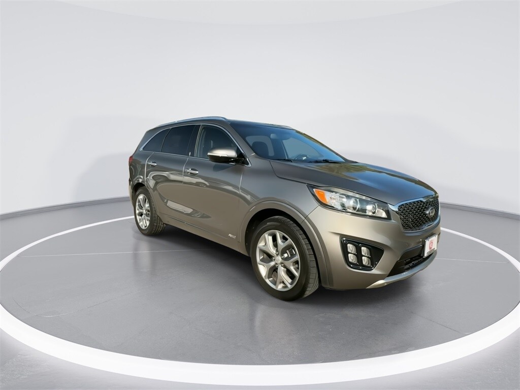 Used 2016 Kia Sorento Limited with VIN 5XYPKDA16GG037470 for sale in Fishers, IN