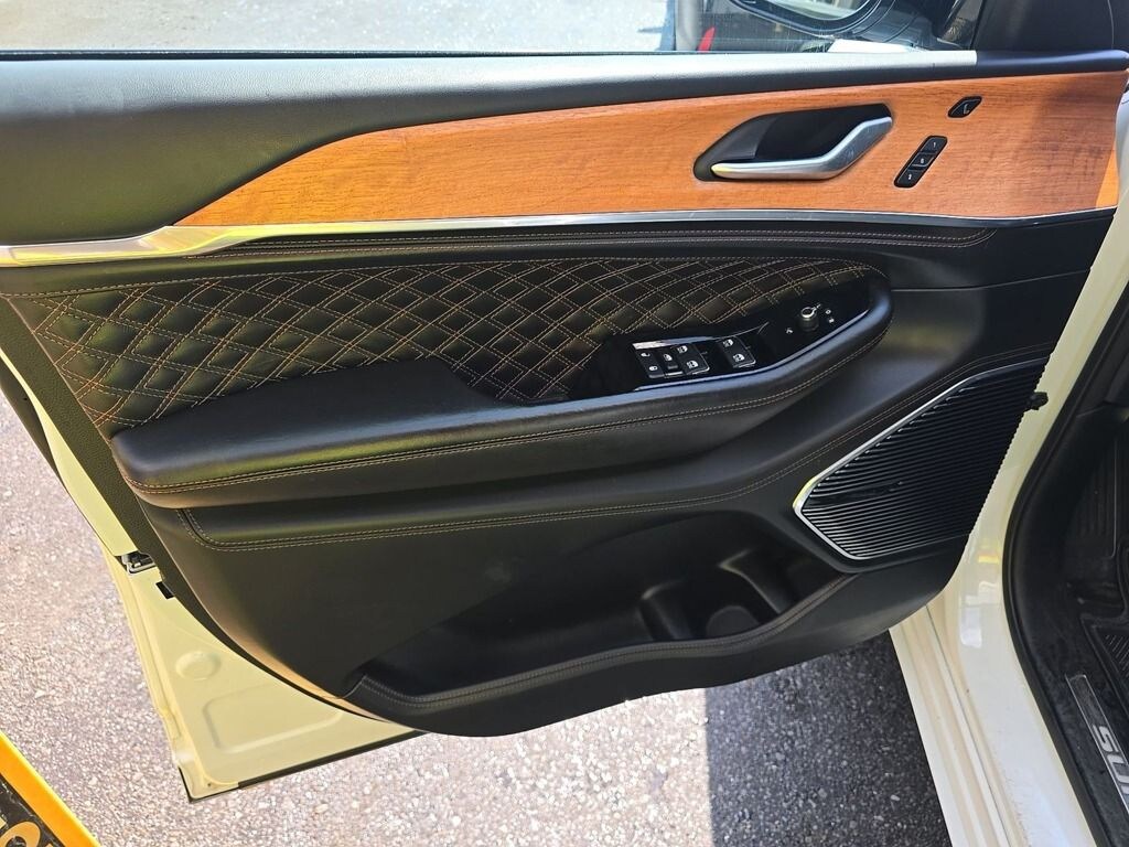 Used 2023 Jeep Grand Cherokee L Summit SUV