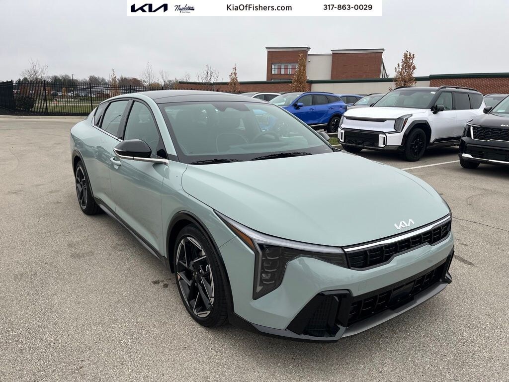 New 2025 Kia K4 GT-Line Sedan