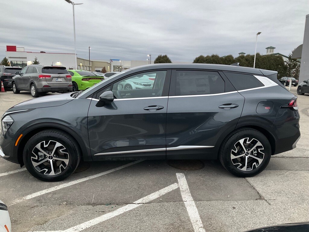 2025 Kia Sportage EX photo 4