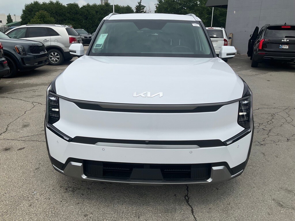2026 Kia EV9 Wind photo 2