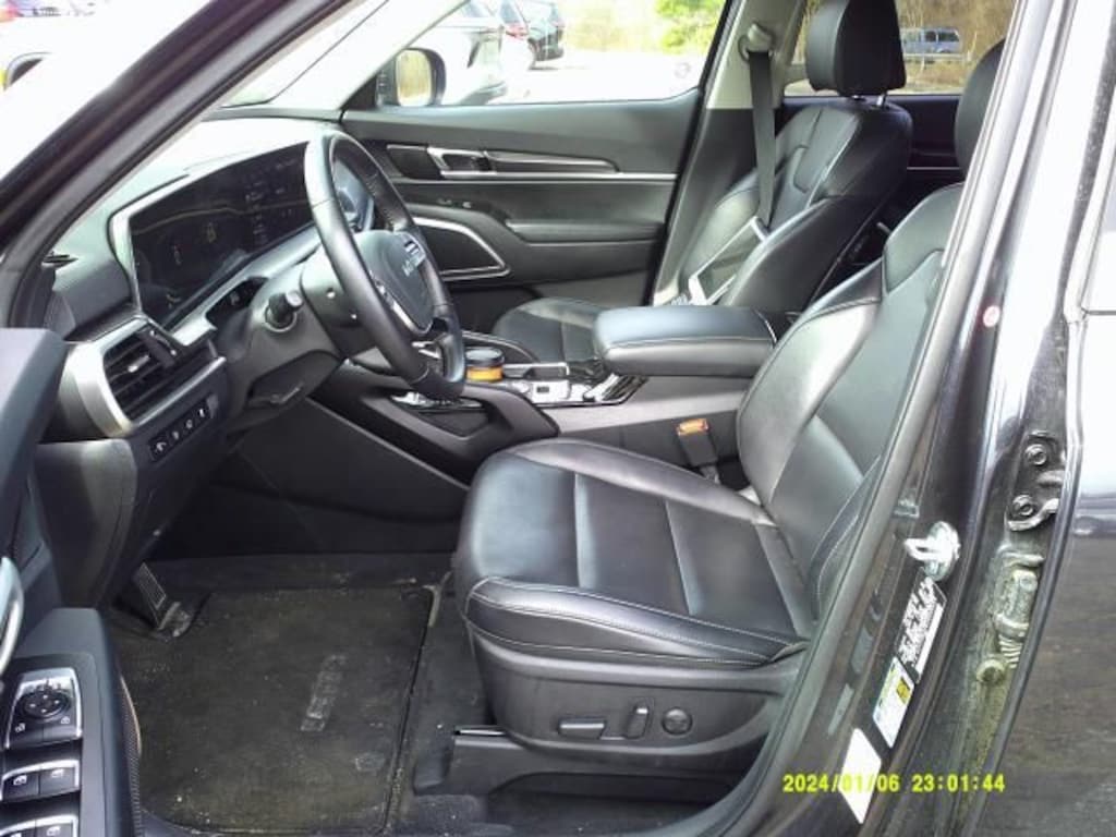 Used 2025 Kia Telluride S SUV