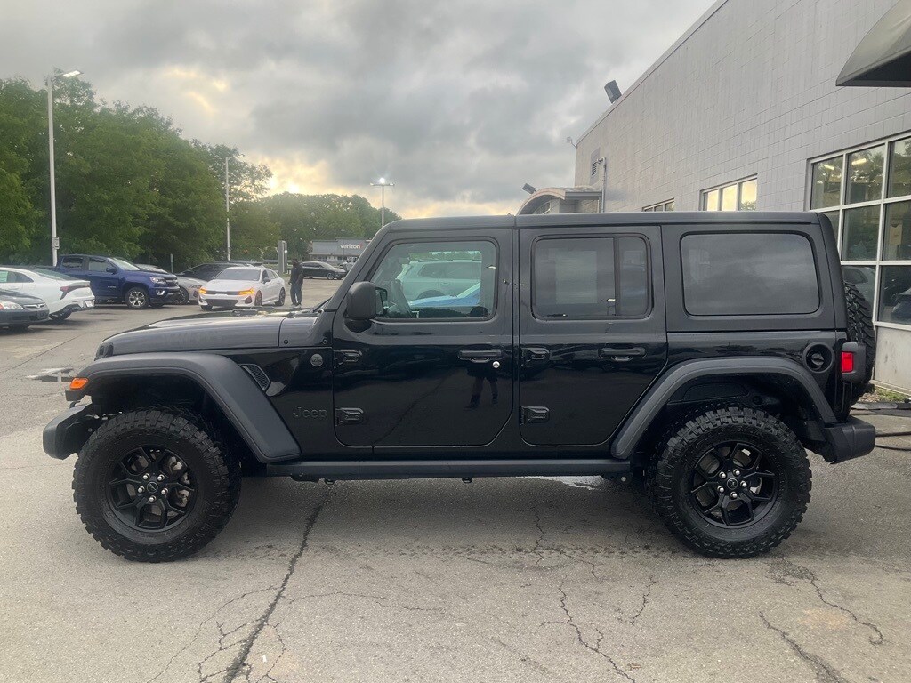 2024 Jeep Wrangler Willys photo 4