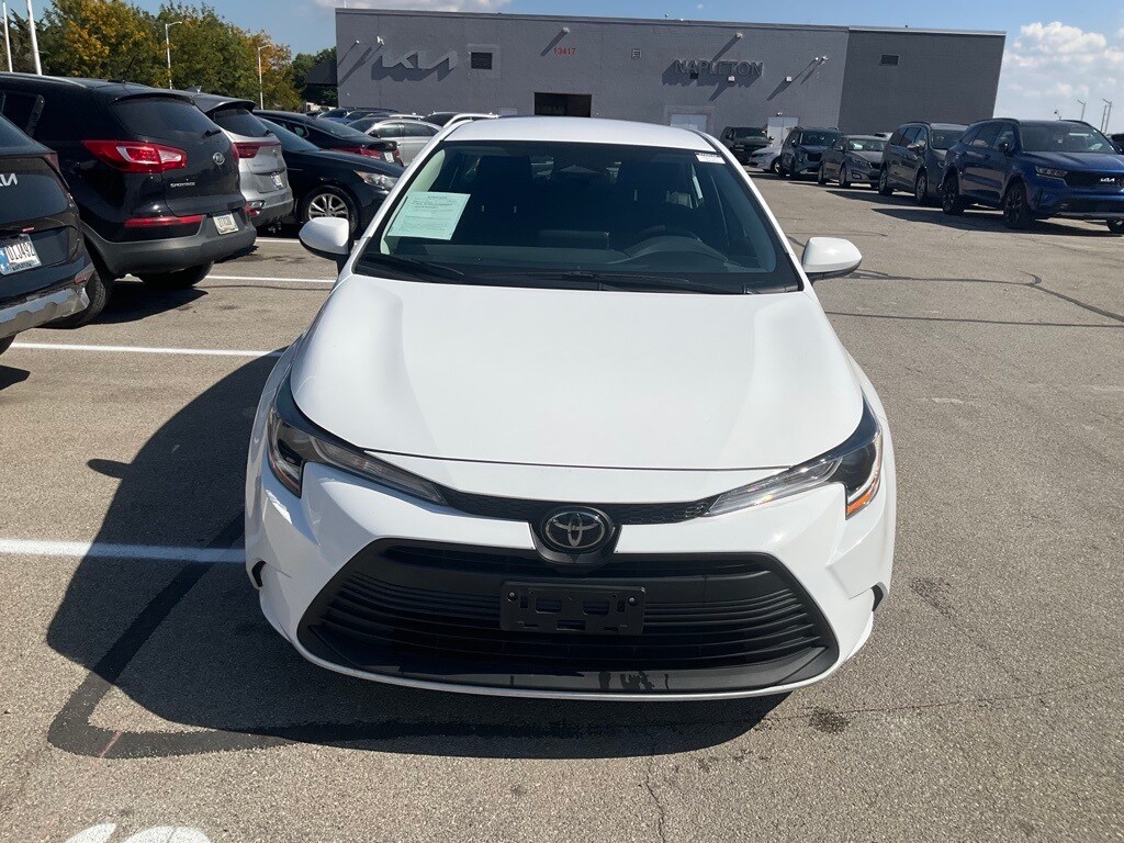 2024 Toyota Corolla LE photo 2