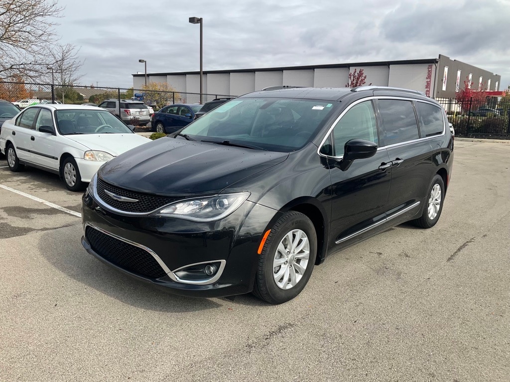 Used 2018 Chrysler Pacifica Touring L Minivan/Van