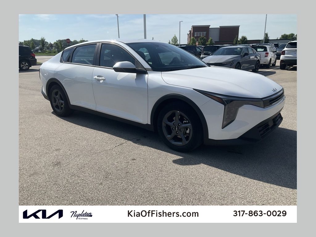 2025 Kia K4 LXS AT's photo