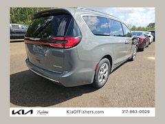 2023 Chrysler Pacifica Limited Minivan/Van