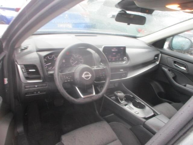 2024 Nissan Rogue SV photo 2