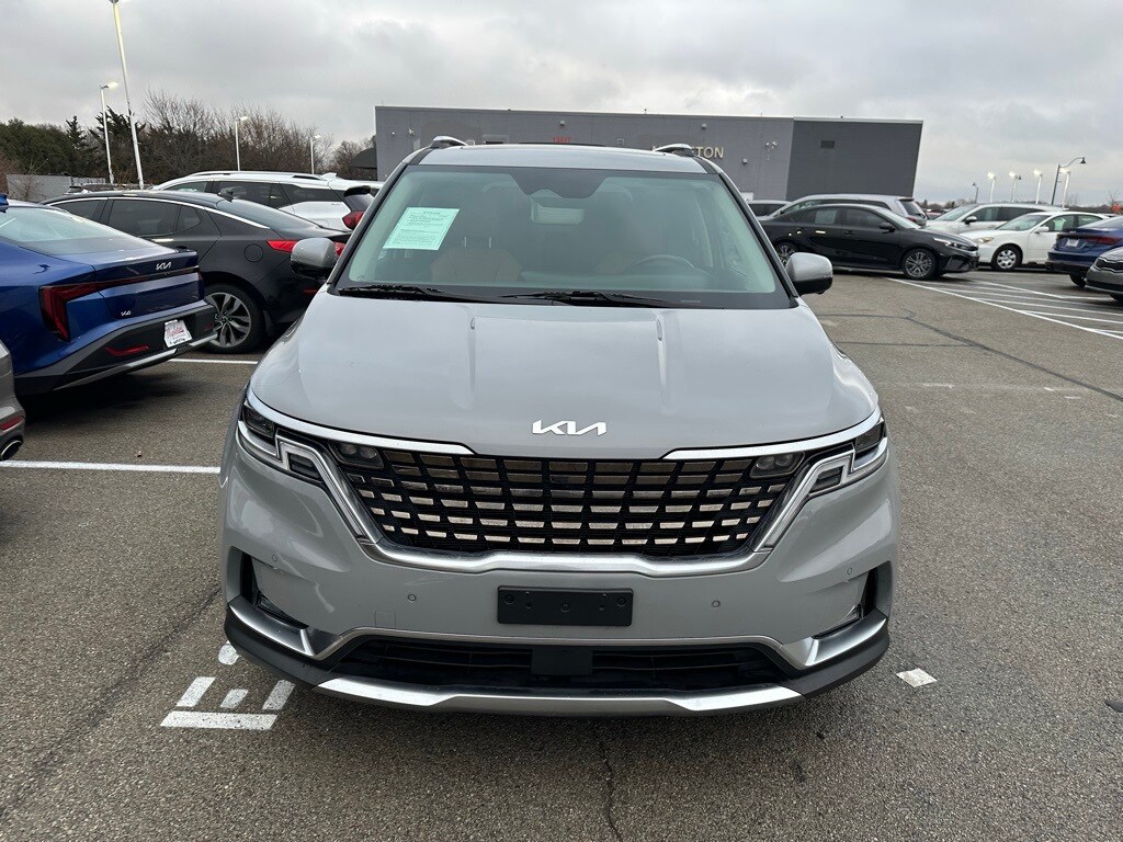 2022 Kia Carnival SX Prestige photo 2