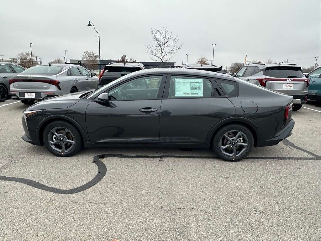 2025 Kia K4 LXS photo 4