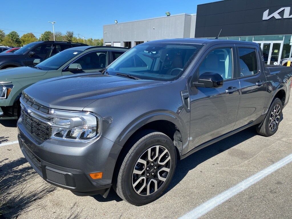 2024 Ford Maverick Lariat photo 2