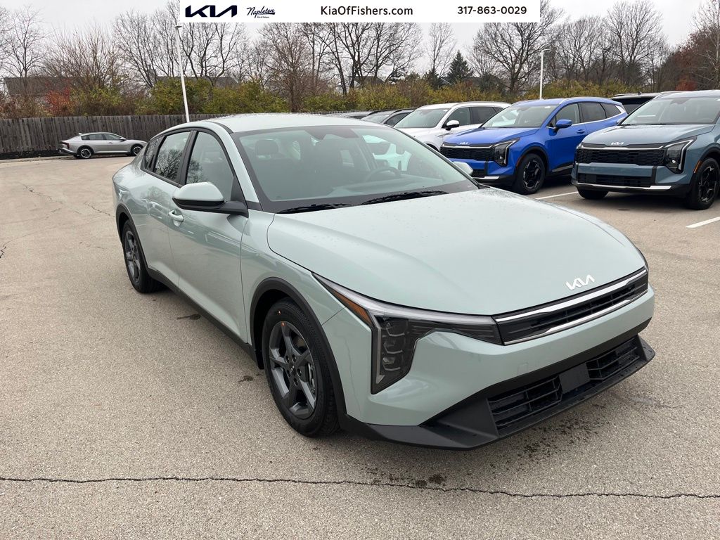 2025 Kia K4 LXS's photo