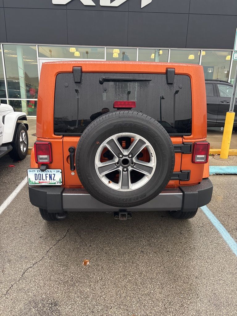 2011 Jeep Wrangler Unlimited Sahara photo 3