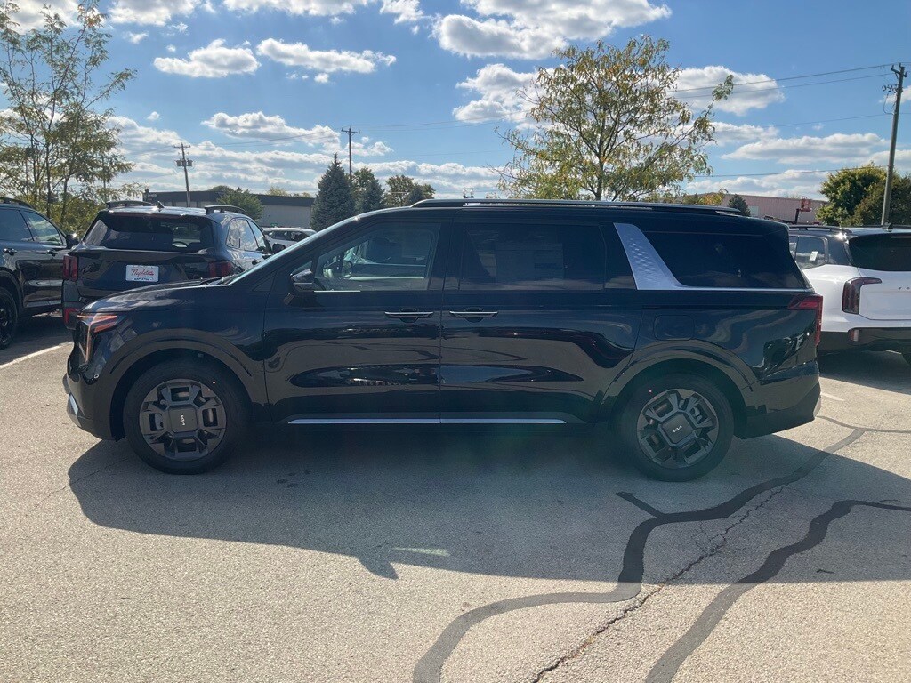 2026 Kia Carnival SX photo 2