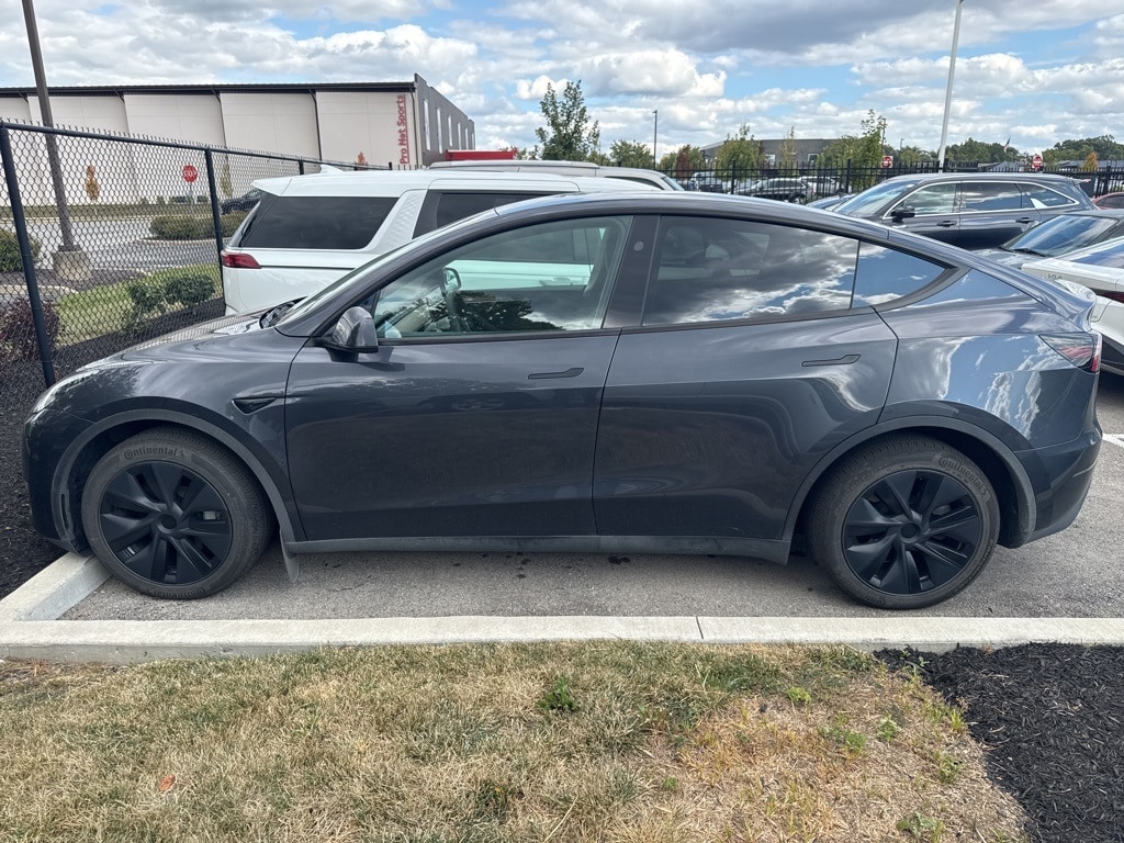 Used 2025 Tesla Model Y Long Range with VIN 7SAYGAEE6SF247863 for sale in Northfield, Minnesota