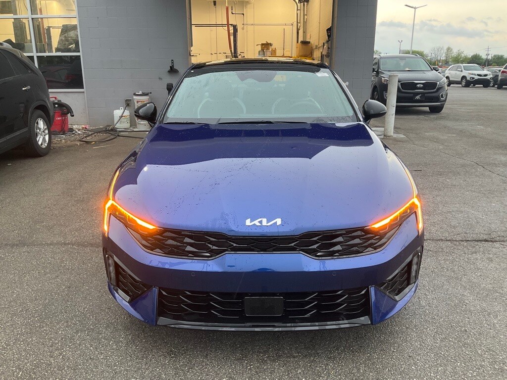 2025 Kia K5 GT-Line photo 2