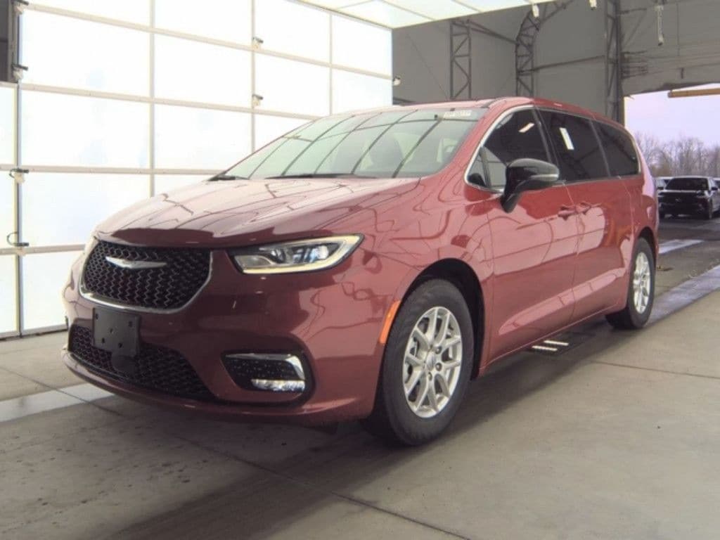 Used 2025 Chrysler Pacifica Select Minivan/Van