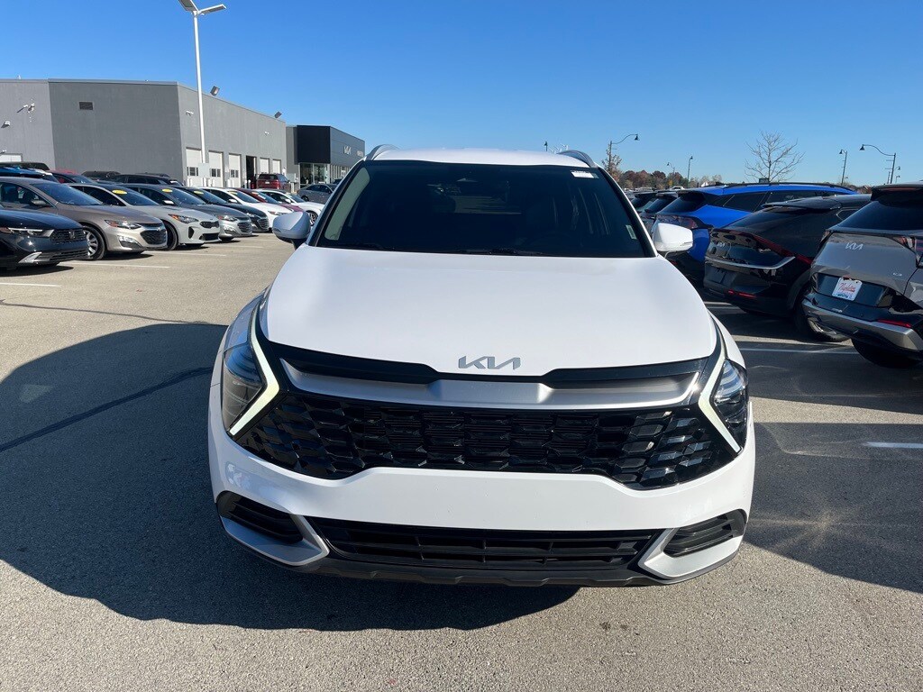 2024 Kia Sportage EX photo 2