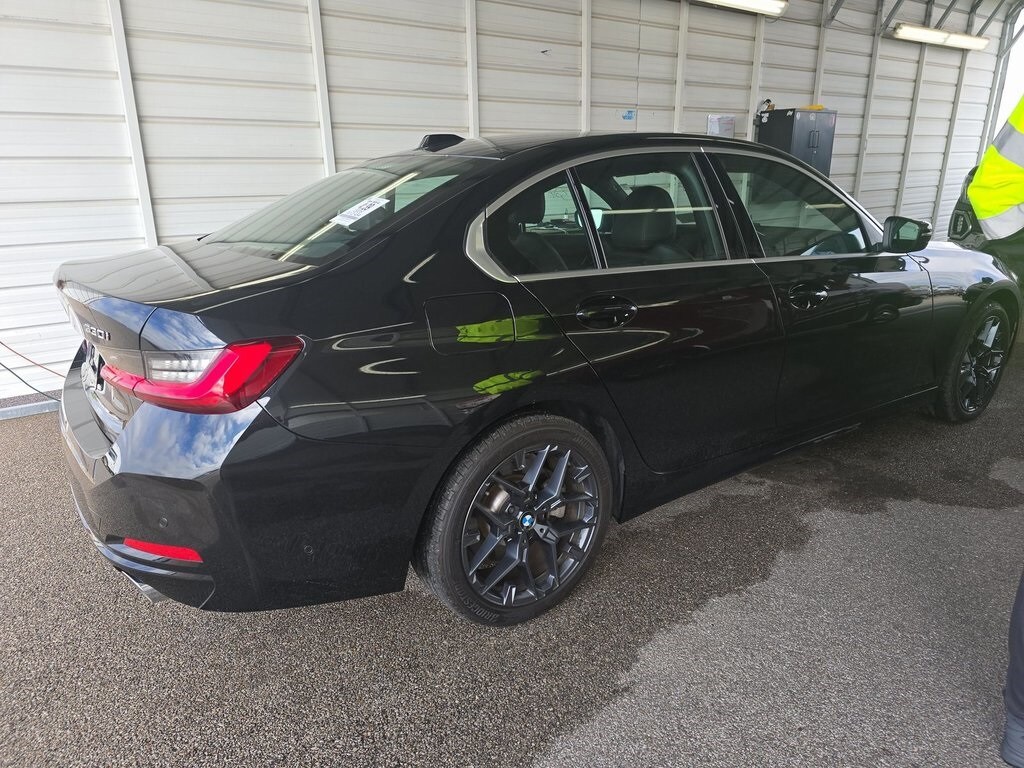 2025 Bmw 330i xDrive photo 2