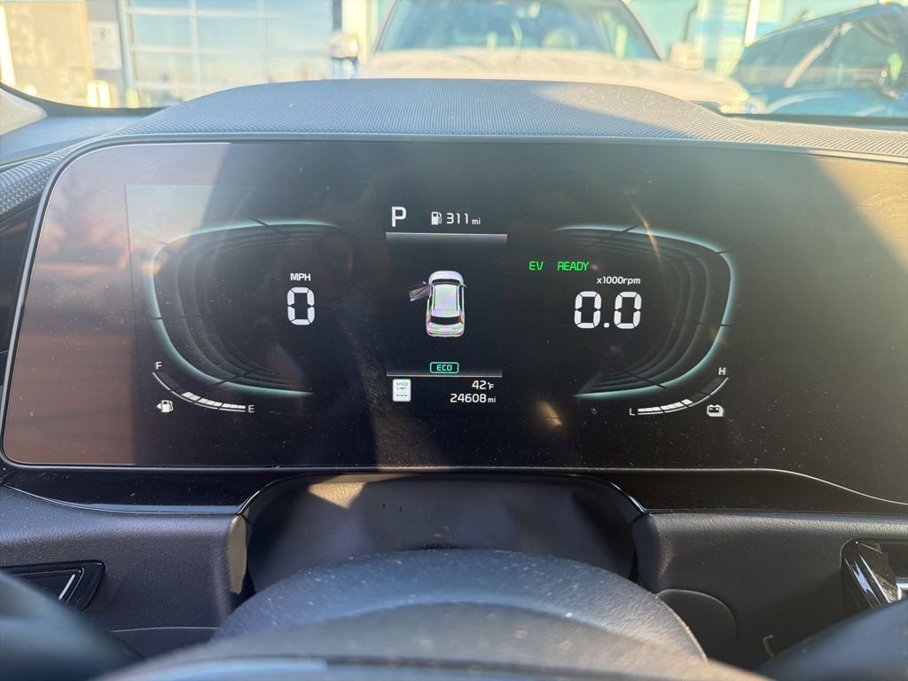 2023 Kia Niro SX Touring photo 3