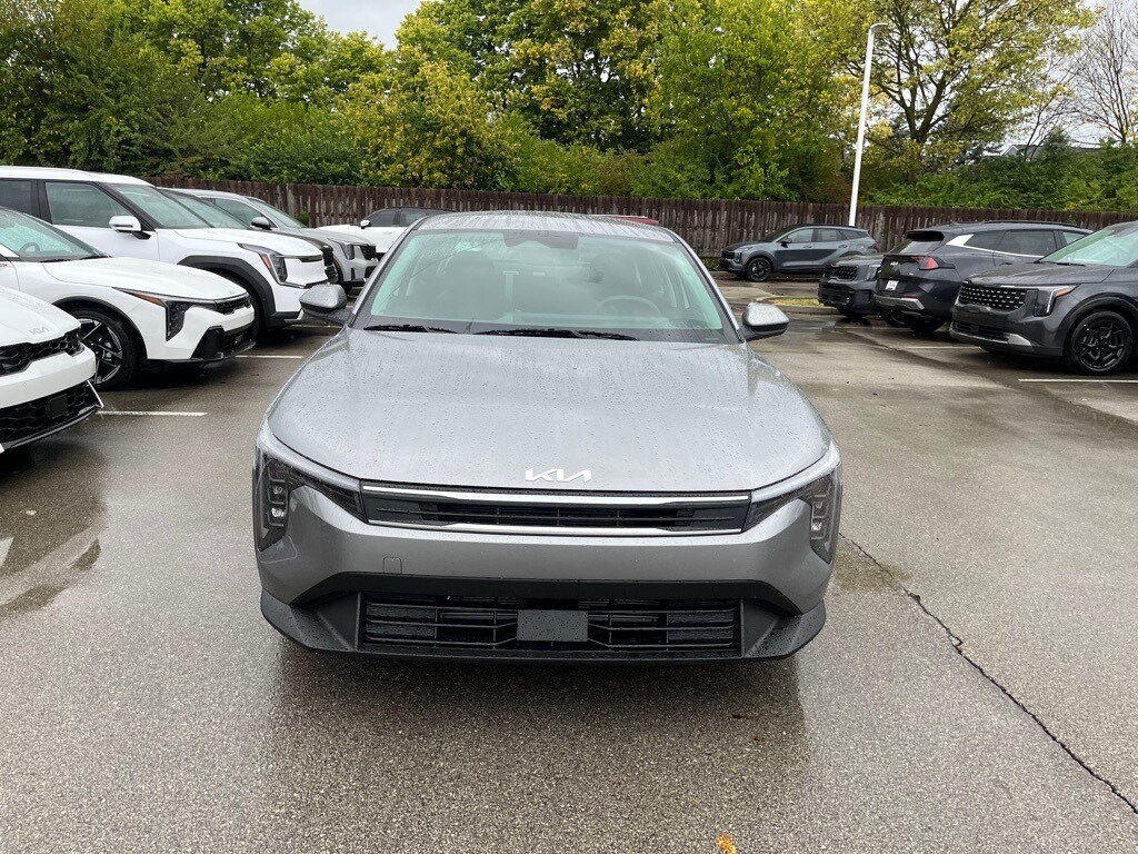 2025 Kia K4 LXS photo 2