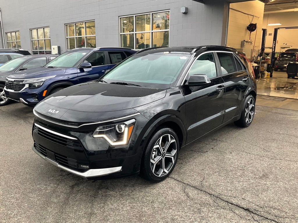 New 2025 Kia Niro EX Touring SUV
