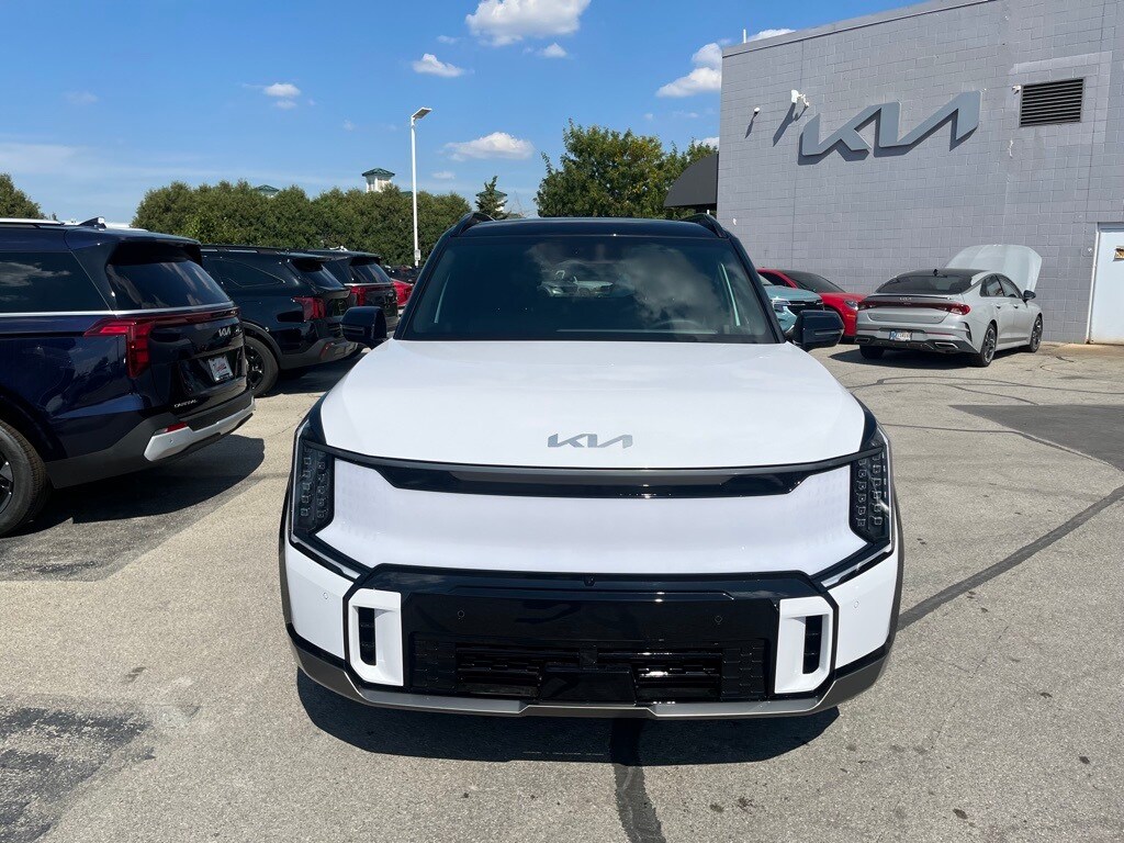 2026 Kia EV9 GT-Line photo 2