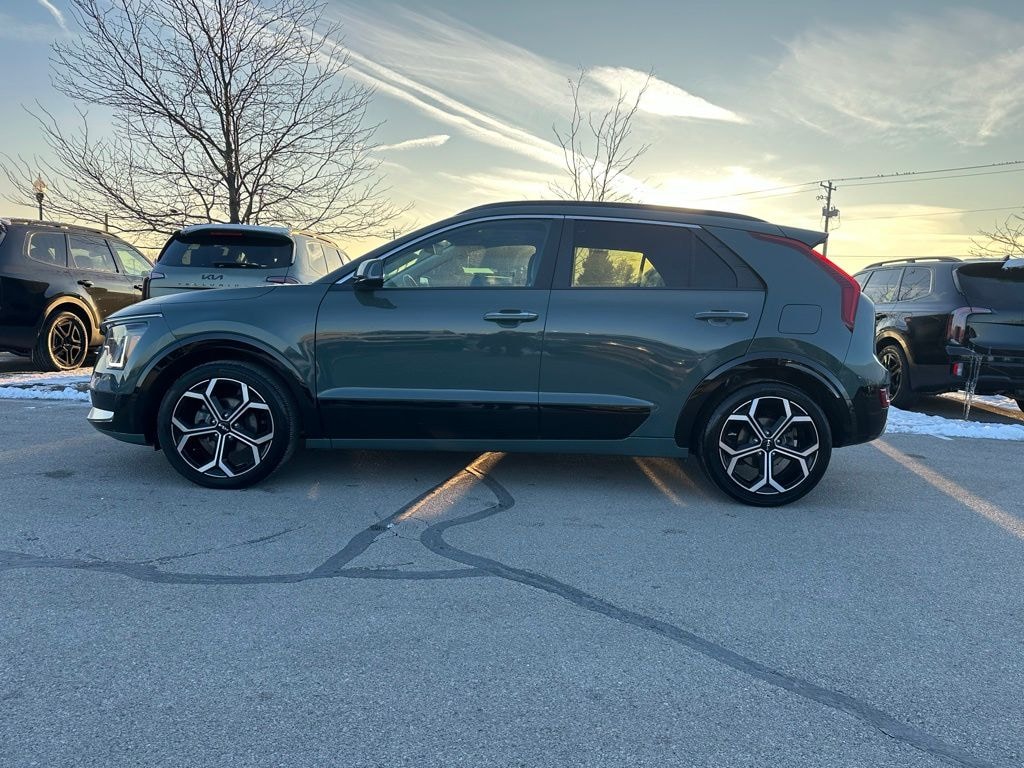 Used 2023 Kia Niro SX Touring SUV