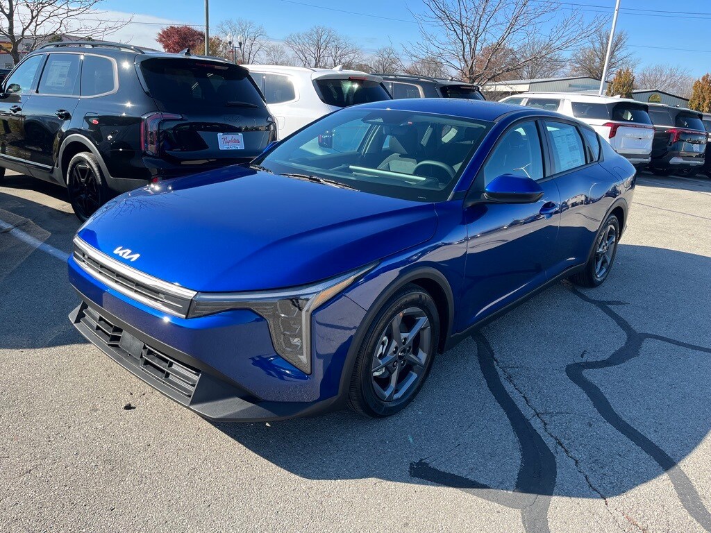 2025 Kia K4 LXS photo 3