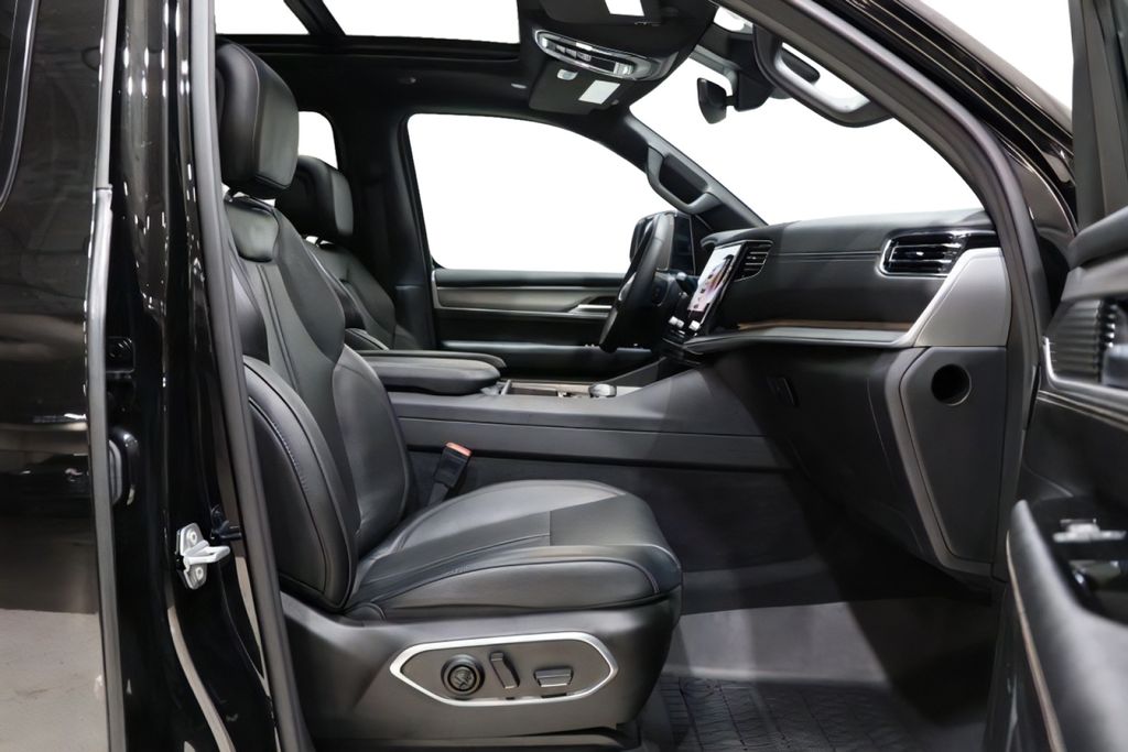 2025 Jeep Wagoneer Series I - Photo 41