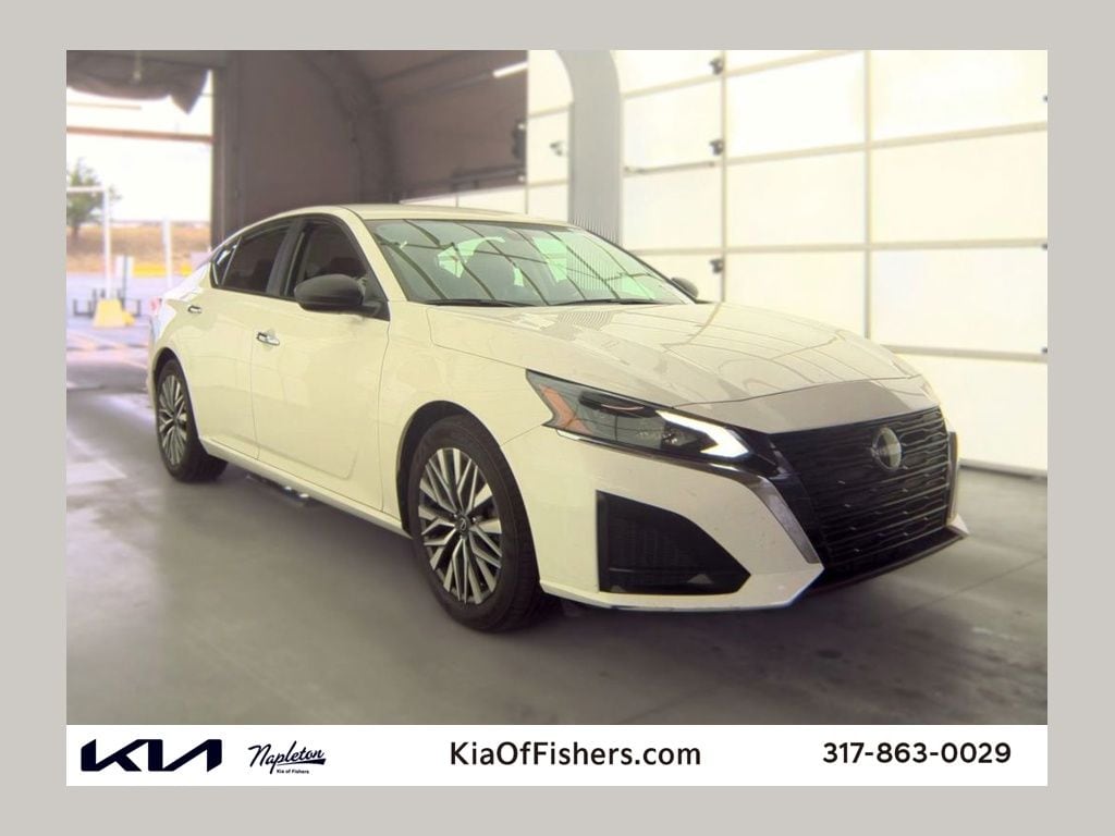 2025 Nissan Altima's photo