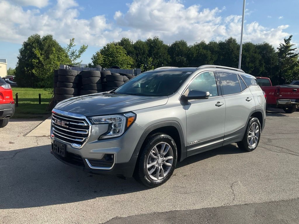 Used 2024 GMC Terrain SLT SUV