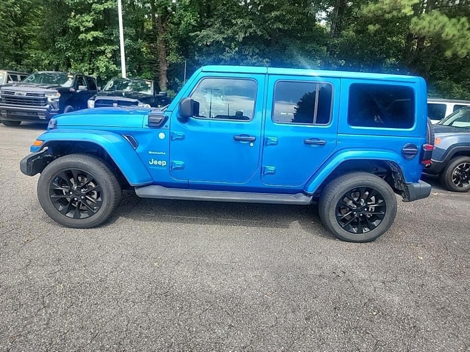 2022 Jeep Wrangler Unlimited Sahara 4xe photo 2