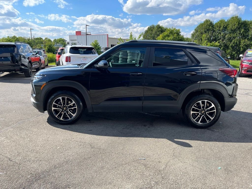 Used 2025 Chevrolet Trailblazer LT SUV
