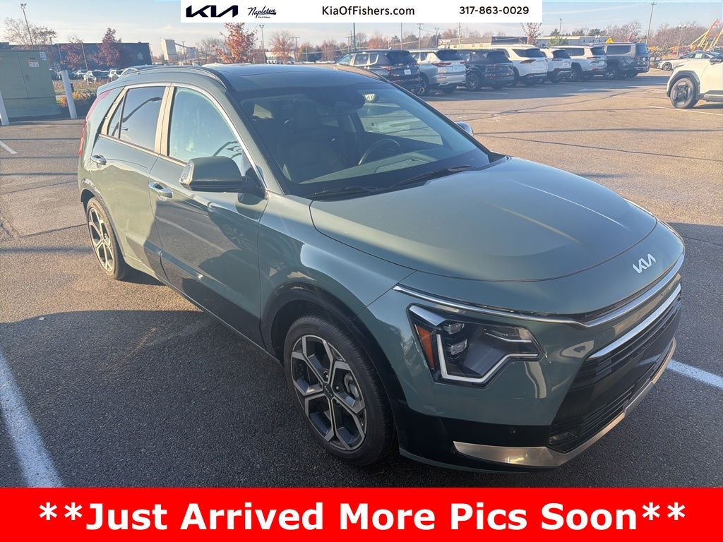 2023 Kia Niro SX Touring's photo