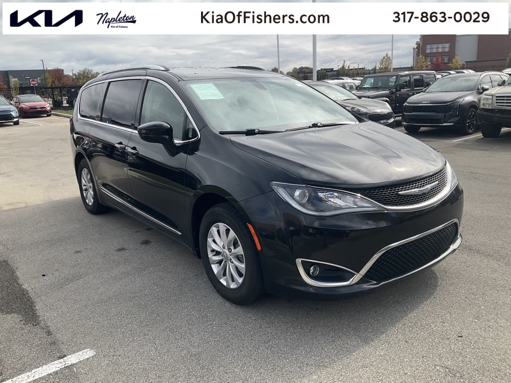 Used 2018 Chrysler Pacifica Touring L Minivan/Van