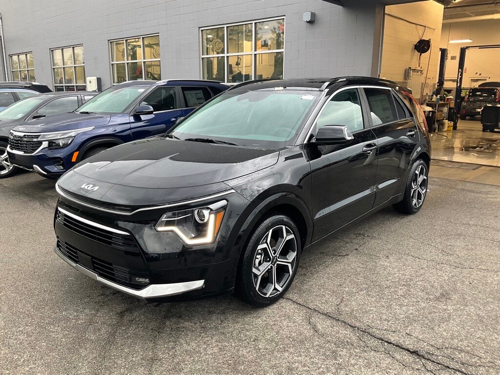 2025 Kia Niro EX Touring photo 3