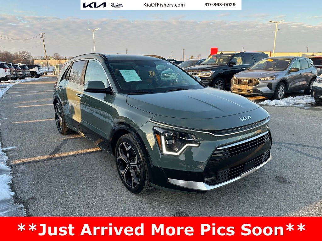 2023 Kia Niro SX Touring's photo