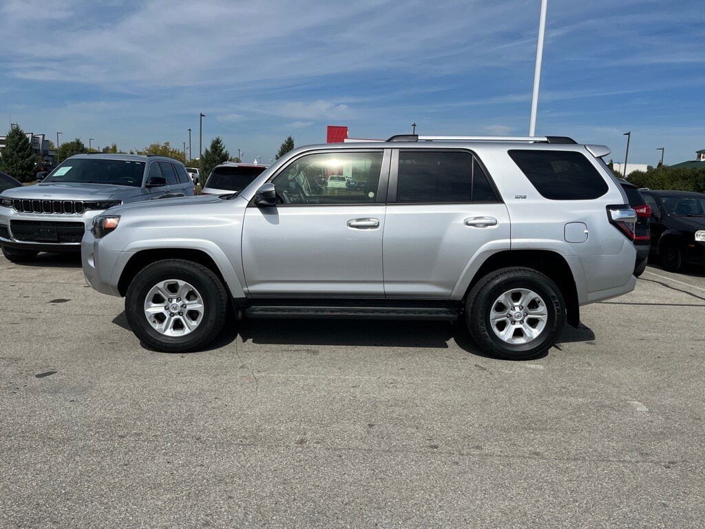 2024 Toyota 4Runner SR5 photo 3