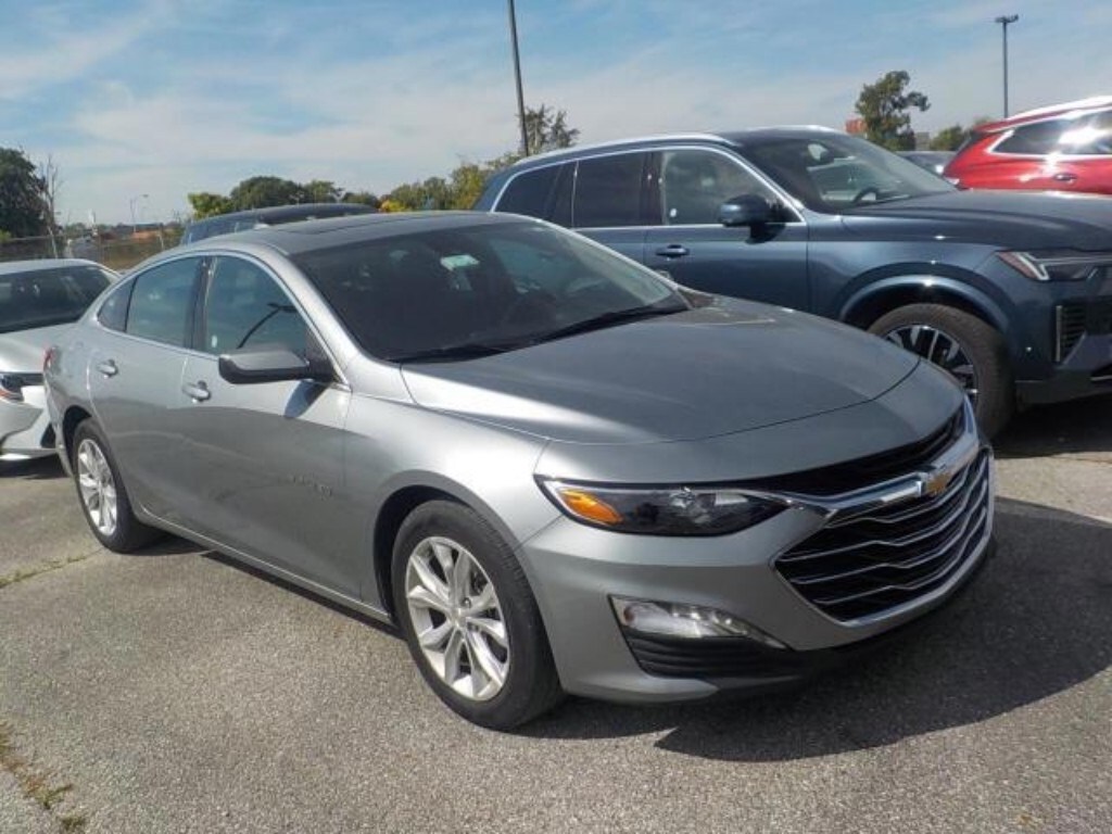 2024 Chevrolet Malibu 1LT photo 3