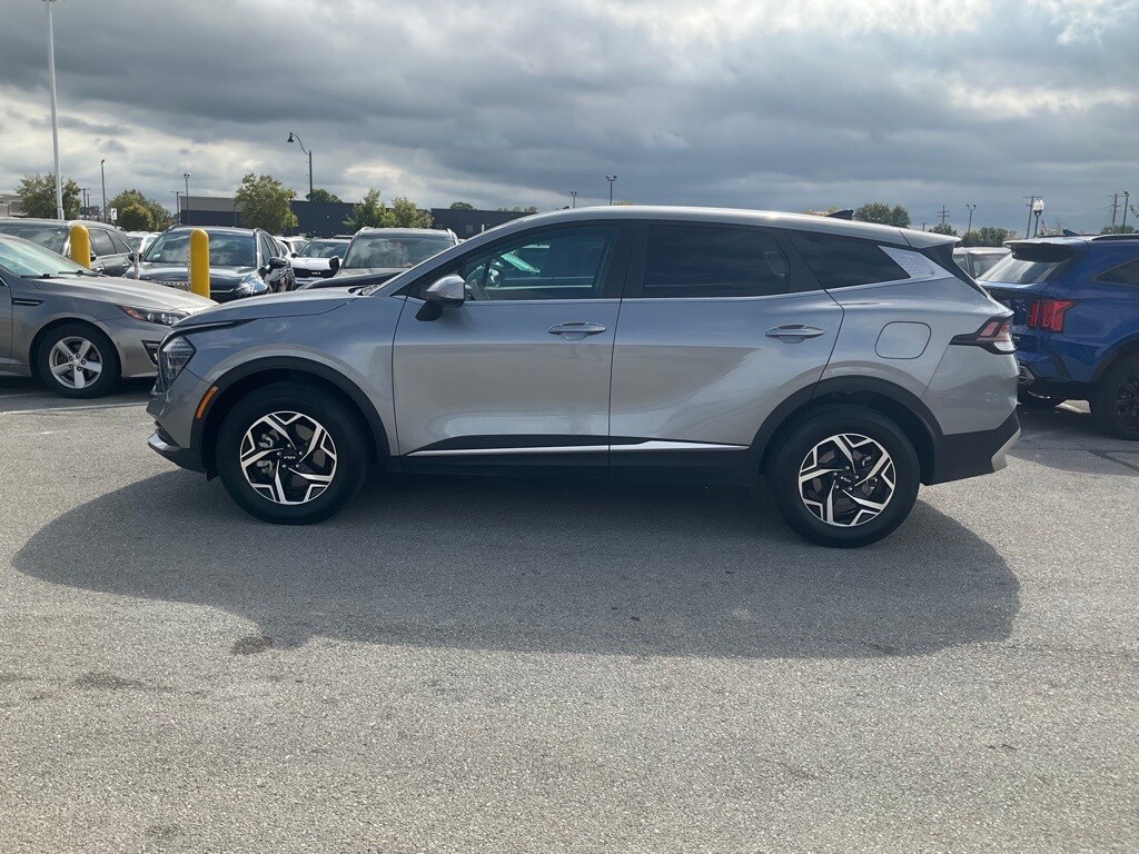 2024 Kia Sportage LX photo 4