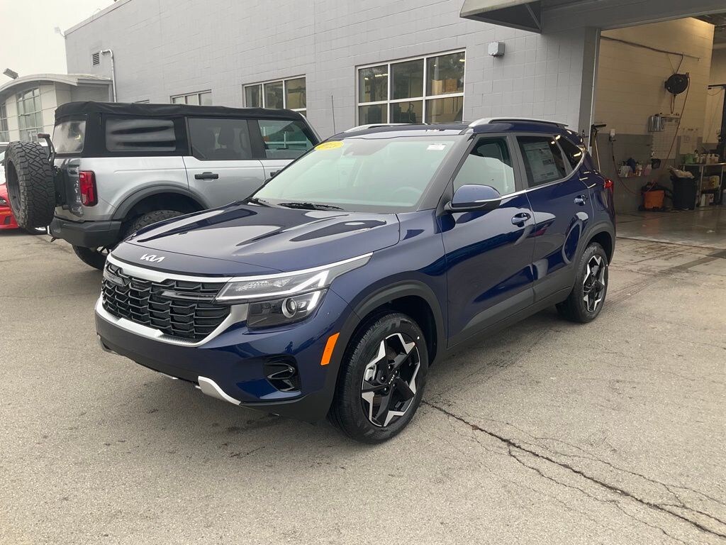 Used 2025 Kia Seltos EX SUV
