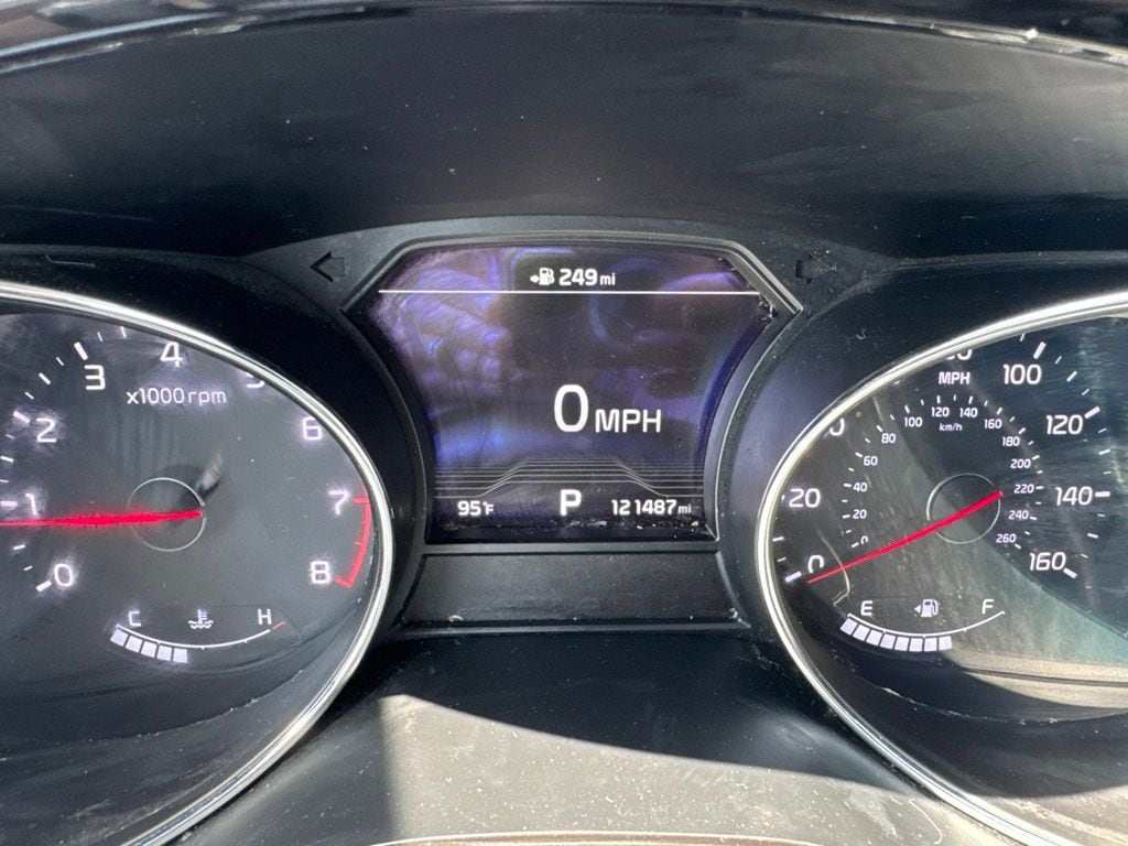 Used 2021 Kia Sedona EX Minivan/Van